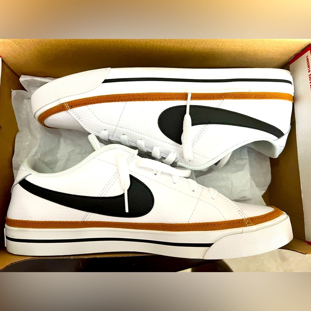 Nike 10 (NEW)